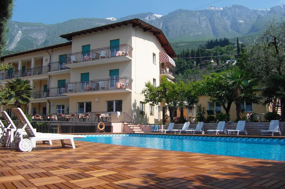 Hotel Casa Serena マルチェージネ エクステリア 写真