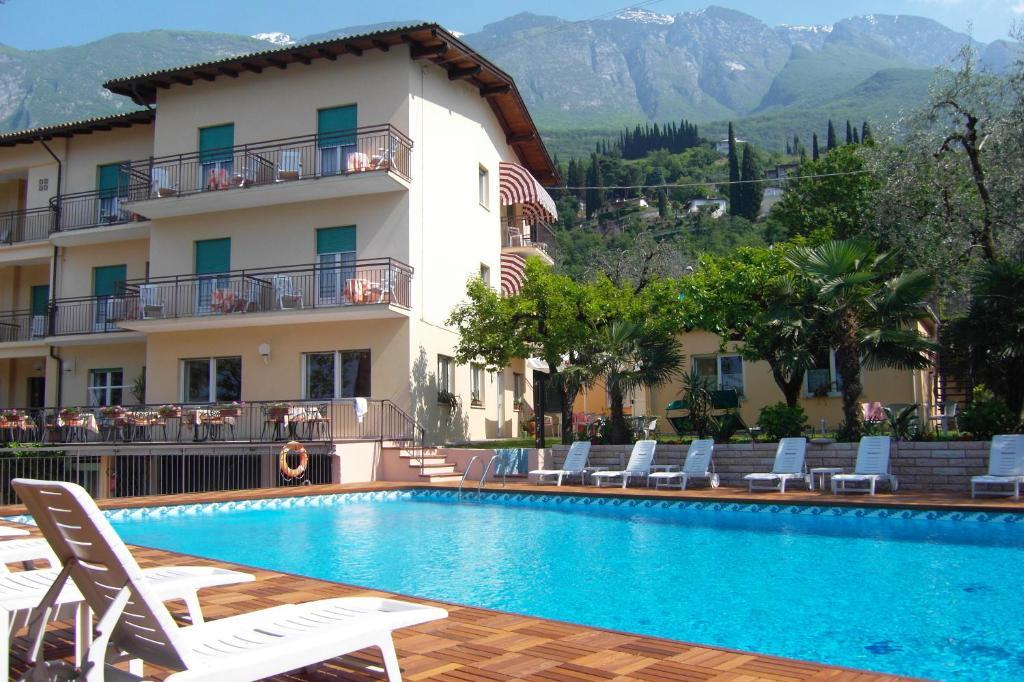 Hotel Casa Serena マルチェージネ エクステリア 写真